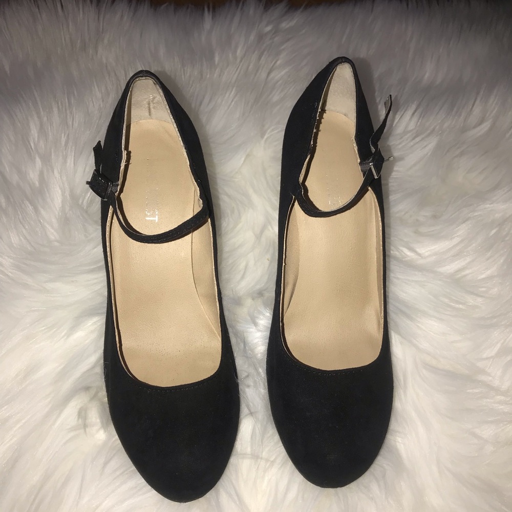 Women’s Nine West heels